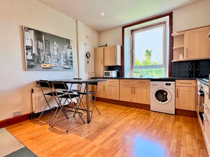 2 Bedroom Flat To Rent In Morningside Road, Morningside, Edinburgh, EH10
