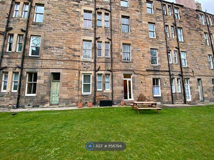 3 Bedroom Flat To Rent In Bruntsfield, Edinburgh, EH10