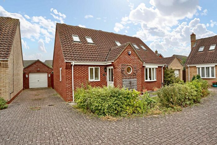 3 Bedroom Bungalow For Sale In Van Diemens Way, Grafham, PE19