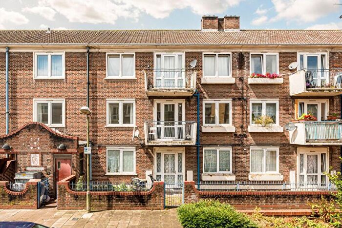 4 Bedroom Flat To Rent In Garnies Close, Peckham, SE15