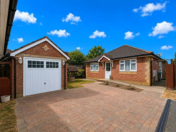 2 Bedroom Detached Bungalow For Sale In Hemingford Rise, Hastings, TN35