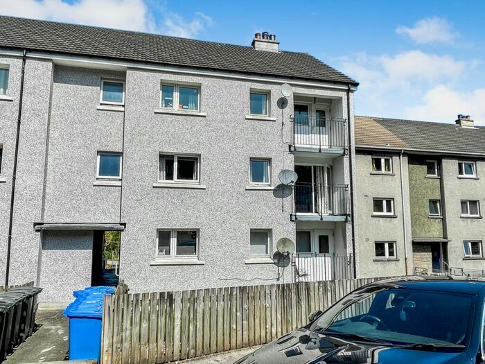 2 Bedroom Flat For Sale In Easfield, Tarbert, Argyll, PA29