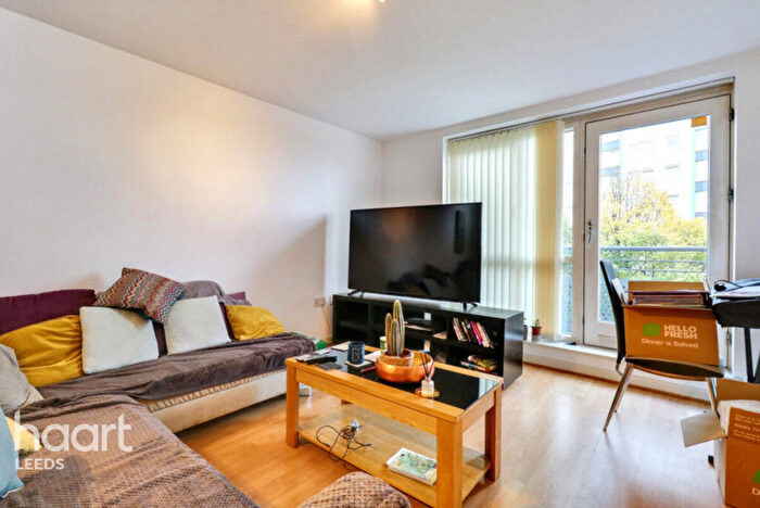 1 Bedroom Apartment For Sale In Elmwood Lane, Leeds, LS2