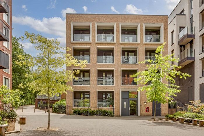 2 Bedroom Flat For Sale In Lilys Walk, High Wycombe, HP11
