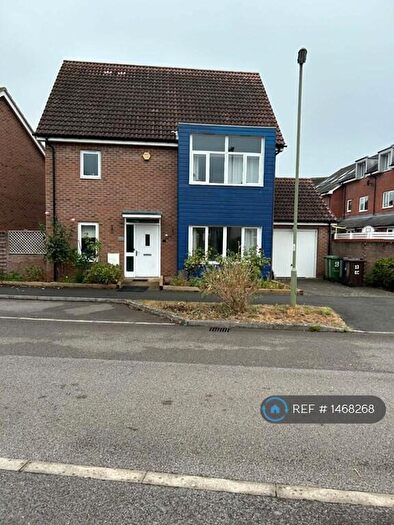 5 Bedroom Detached House To Rent In Edmund Court, Basingstoke, RG24