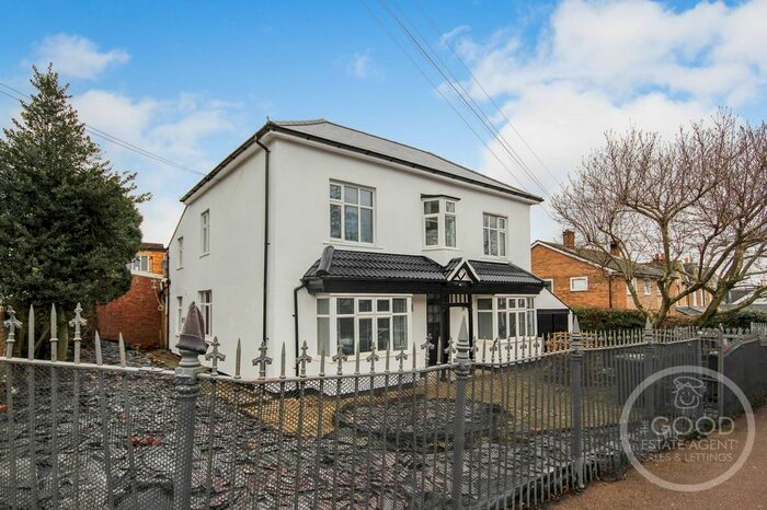 2 Bedroom Flat To Rent In Princes Road, Buckhurst Hill, IG9