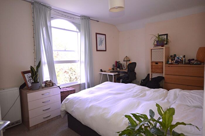 1 Bedroom Flat To Rent In Wickham Road, Brockley, London, SE4