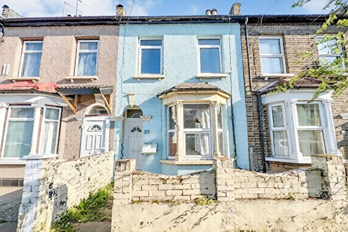 3 Bedroom Terraced House For Sale In Downsell Road, London, E15