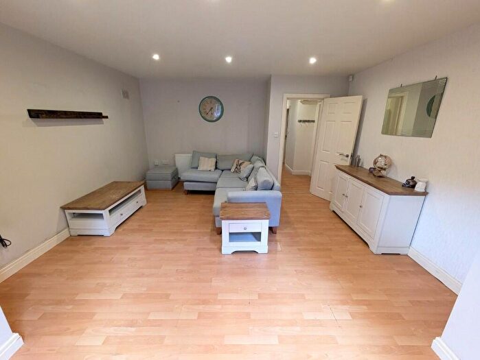 2 Bedroom Flat To Rent In South Albert Road, Liverpool, Merseyside, L17