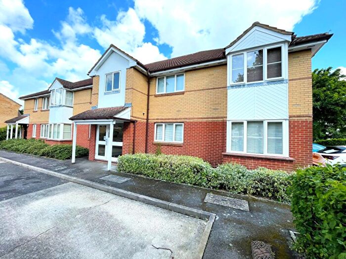 1 Bedroom Flat To Rent In Chestnut Court, Bedford Road, Hitchin, SG5