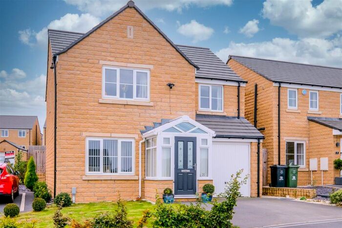 4 Bedroom House To Rent In Haigh Road, Huddersfield, HD3