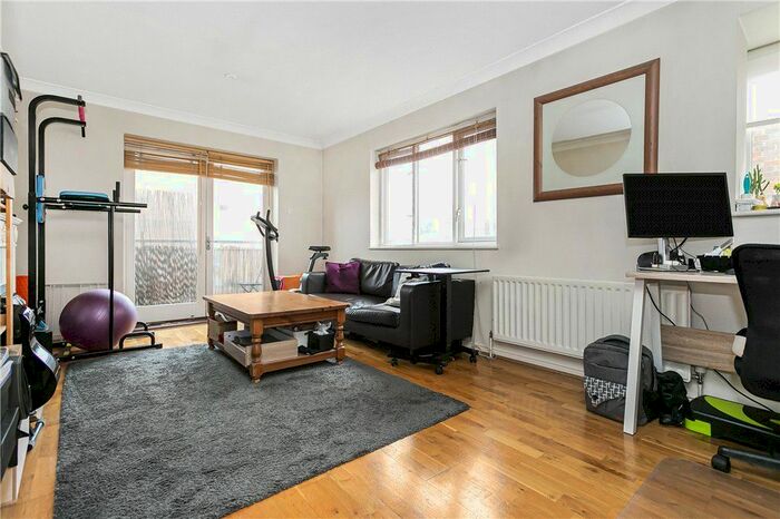 1 Bedroom Flat To Rent In Kew Bridge Road, Brentford, TW8