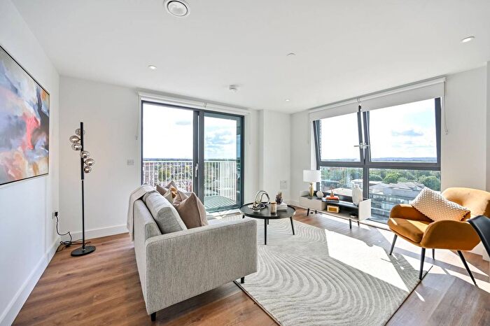 2 Bedroom Flat To Rent In Francis House, Maidenhead, SL6