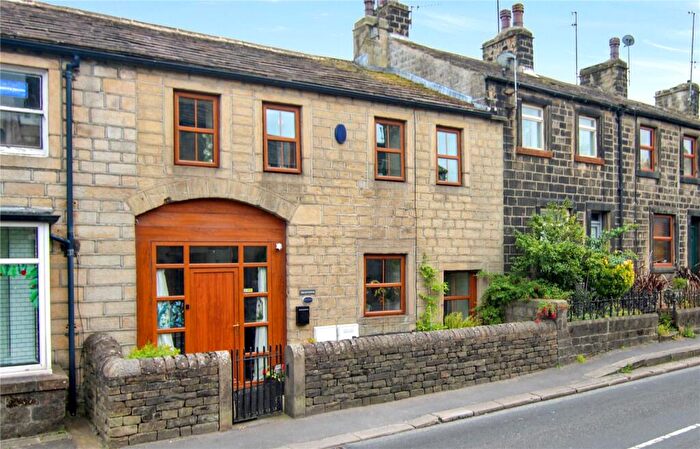 3 Bedroom Terraced House For Sale In Keighley Road, Cowling, BD22