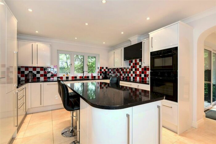 5 Bedroom Detached House To Rent In Whittle Close, Sandhurst, Berkshire, GU47