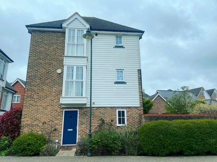 3 Bedroom Detached House To Rent In Queen Street, Kings Hill, West Malling, ME19