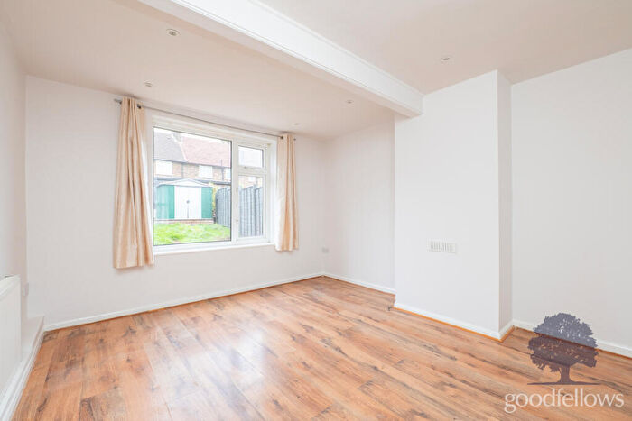 3 Bedroom Terraced House To Rent In Malling Gardens, Morden, SM4