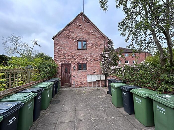 2 Bedroom Flat To Rent In Bridge Street, Pershore, WR10