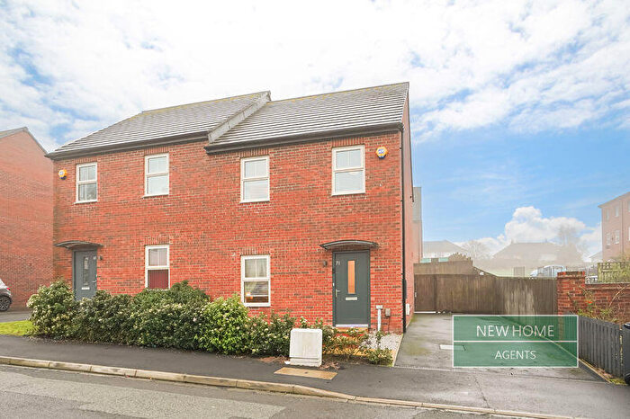 3 Bedroom Semi Detached House For Sale In Kentmere Approach Leeds, LS14