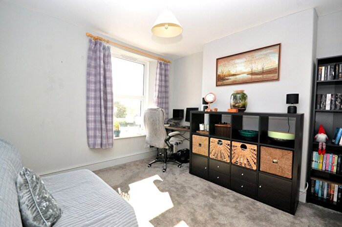 2 Bedroom End Of Terrace House For Sale In Coombe Park Lane, Plymouth, Devon, PL5