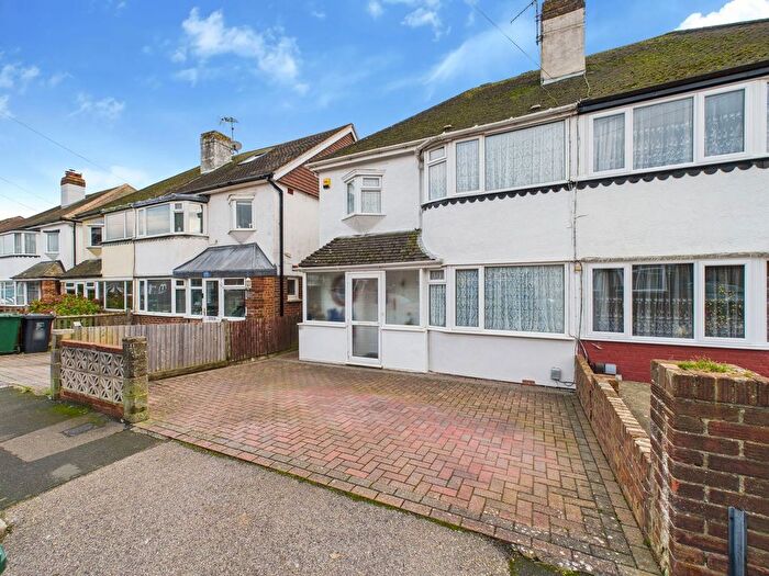 4 Bedroom Semi Detached House For Sale In Mile Oak Gardens, Portslade, BN41