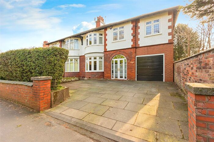 5 Bedroom Semi-Detached House For Sale In Ashton Lane, Sale, Greater Manchester, M33