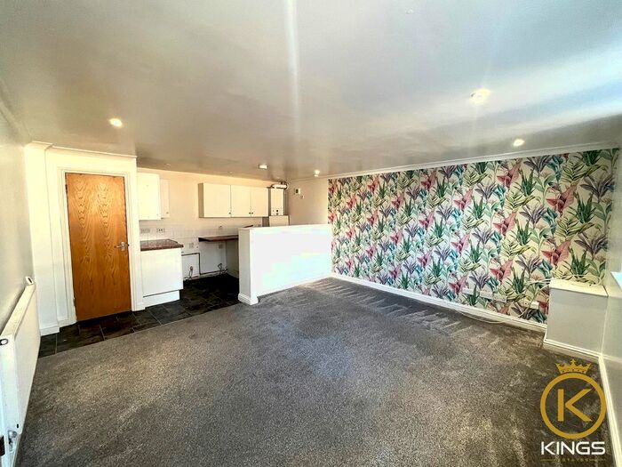 3 Bedroom End Of Terrace House To Rent In Balliol Road, Portsmouth, PO2