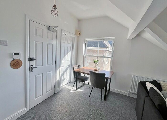 1 Bedroom Flat For Sale In Esplanade Avenue, Porthcawl, Bridgend (County Of), CF36