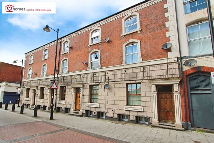 2 Bedroom Flat To Rent In Little Station Street, Walsall, WS2