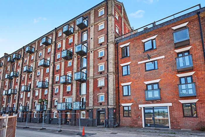 1 Bedroom Flat For Sale In Apartment The Quayside Maltings, High Street, Manningtree, Essex, CO11