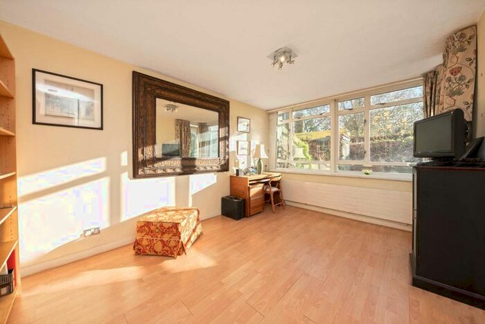 1 Bedroom Flat To Rent In Churchill Gardens, London, SW1V