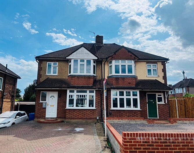 3 Bedroom Semi-Detached House To Rent In Orchard Way, Aldershot, GU12