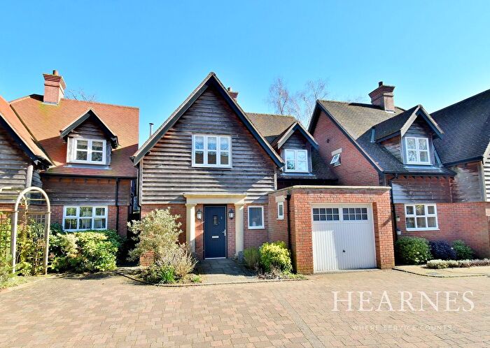 4 Bedroom Detached House For Sale In Ringwood Road, Ferndown, BH22