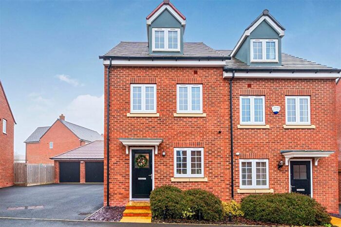 3 Bedroom Semi Detached House For Sale In Trussell Way, Cawston, Rugby, CV22