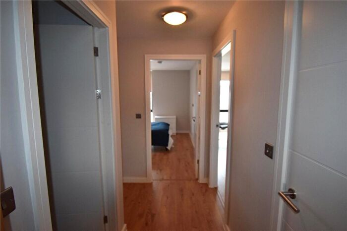 2 Bedroom Flat To Rent In Jesse Hartley Way, Liverpool, Merseyside, L3