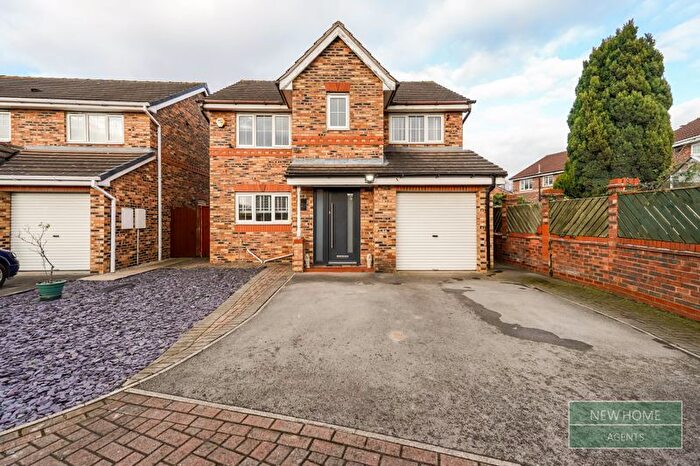 4 Bedroom Detached House For Sale In Glen Court, Castleford, West Yorkshire, WF10
