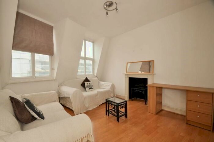 2 Bedroom Flat To Rent In Hartfield Road, London, SW19