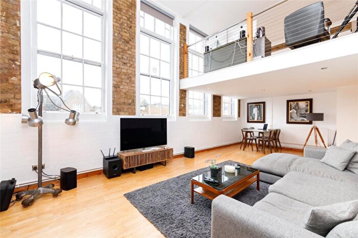 2 Bedroom Apartment To Rent In Rutland Road, South Hackney, London, E9