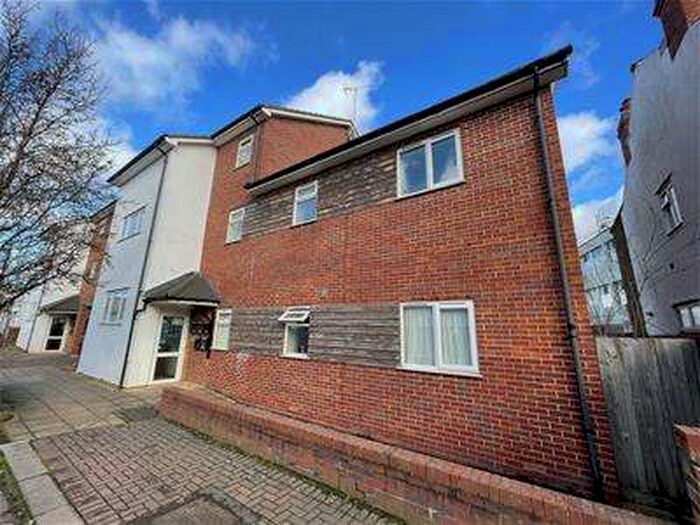 1 Bedroom Flat To Rent In Glenhaven Avenue, Borehamwood, WD6