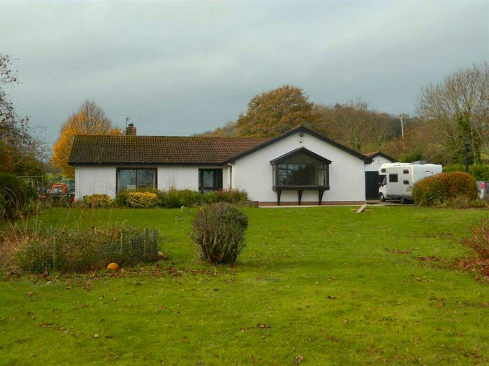 3 Bedroom Bungalow To Rent In Eastdon, EX6