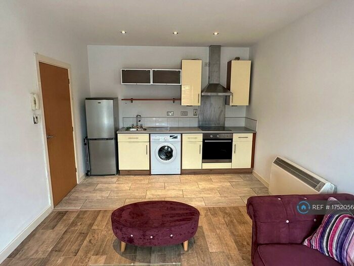 1 Bedroom Flat To Rent In Western Road, Leicester, LE3