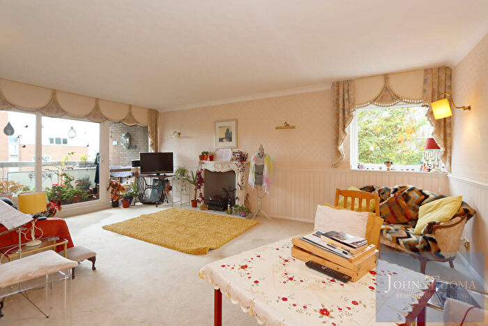 2 Bedroom Apartment For Sale In The Bowls, Chigwell, Essex, IG7