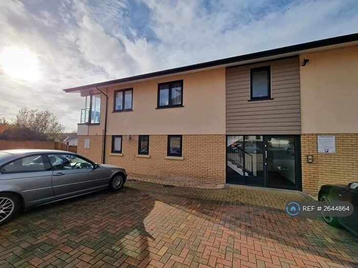 2 Bedroom Flat To Rent In Stonehouse Court, Stanground, Peterborough, PE2