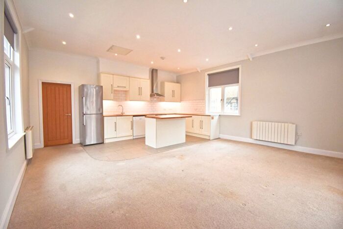 2 Bedroom Flat To Rent In High Street, Walton On Thames, Walton-On-Thames, KT12