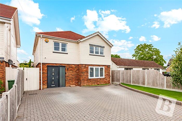 4 Bedroom Detached House For Sale In Stocks Lane, Kelvedon Hatch, Brentwood, Essex, CM15