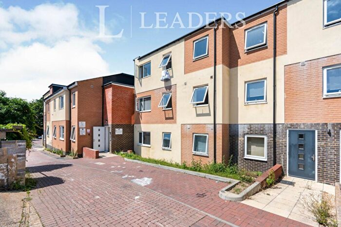 4 Bedroom Apartment To Rent In Warren Avenue, Southampton, SO16
