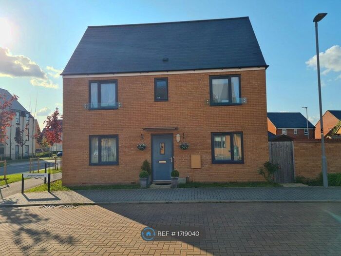 3 Bedroom Semi-Detached House To Rent In Lamport Crescent, Brooklands, Milton Keynes, MK10