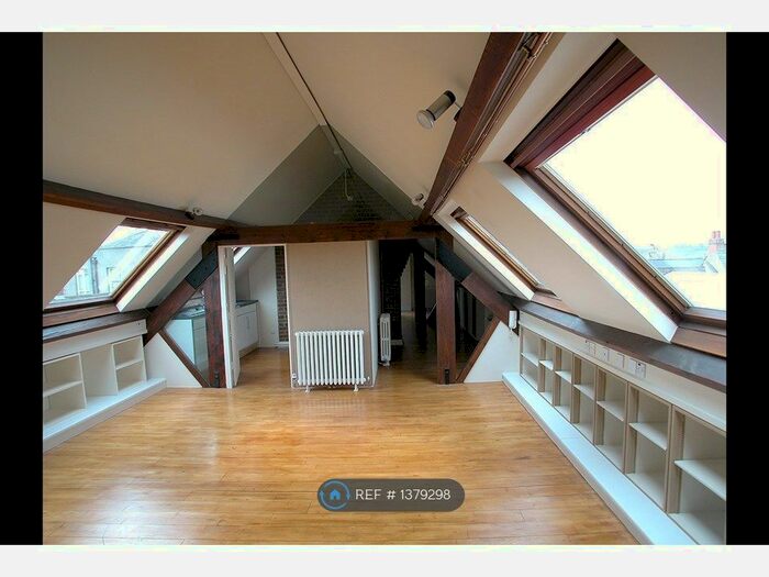 2 Bedroom Flat To Rent In Old School Court, Honiton, EX14