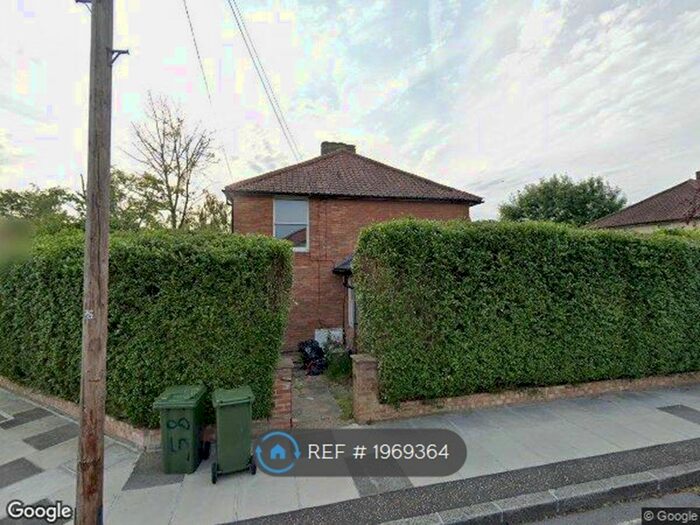 Studio To Rent In Nowel Road, London, SW13