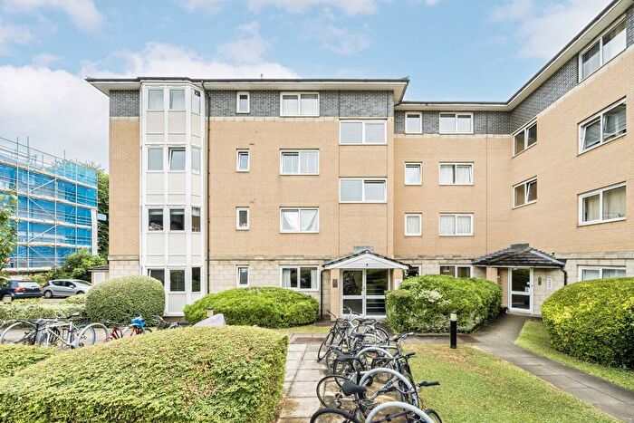 1 Bedroom Flat To Rent In Tollington Park, London, N4